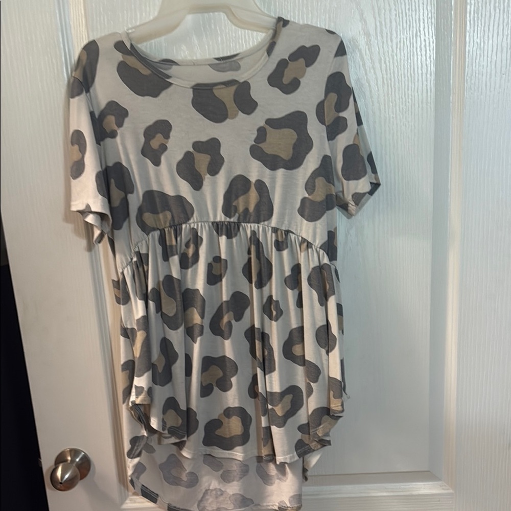 Stylish Gray Leopard Print Tunic